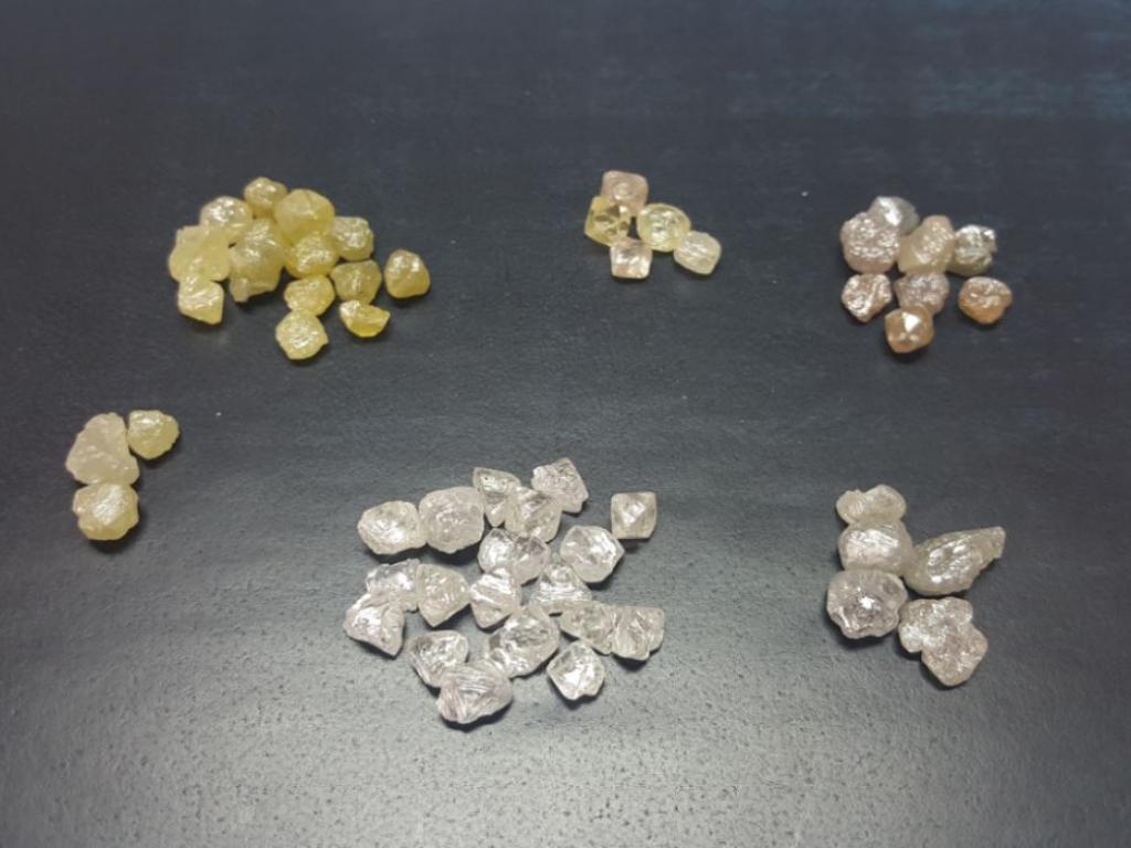 Legere baisse au premier trimestre 2022 de la production diamantifere. 