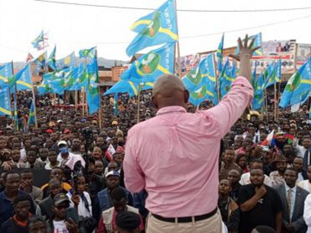 Vital Kamerhe tenant son meeting à Butembo au Nord-Kivu le 24/09/2022. UNC
