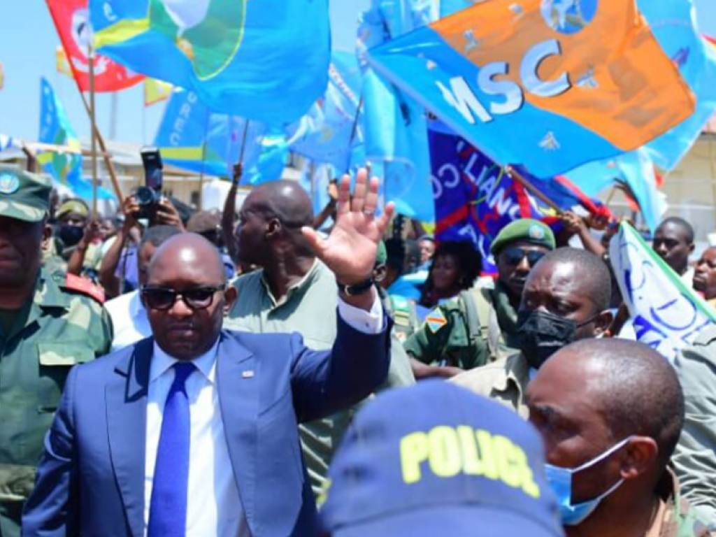 Le Premier Ministre Sama Lukonde lors d' une visite a l' interieur du Pays.