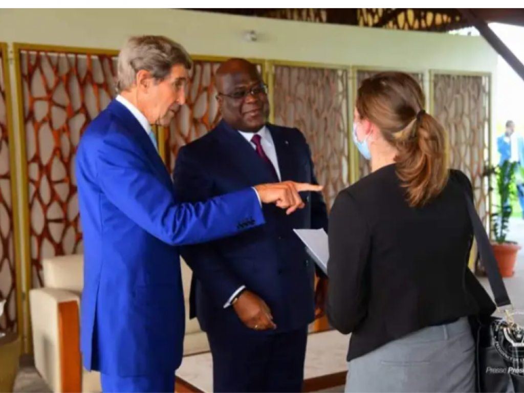 Felix Tshisekedi recevant l' envoye special americain , John Kerry 