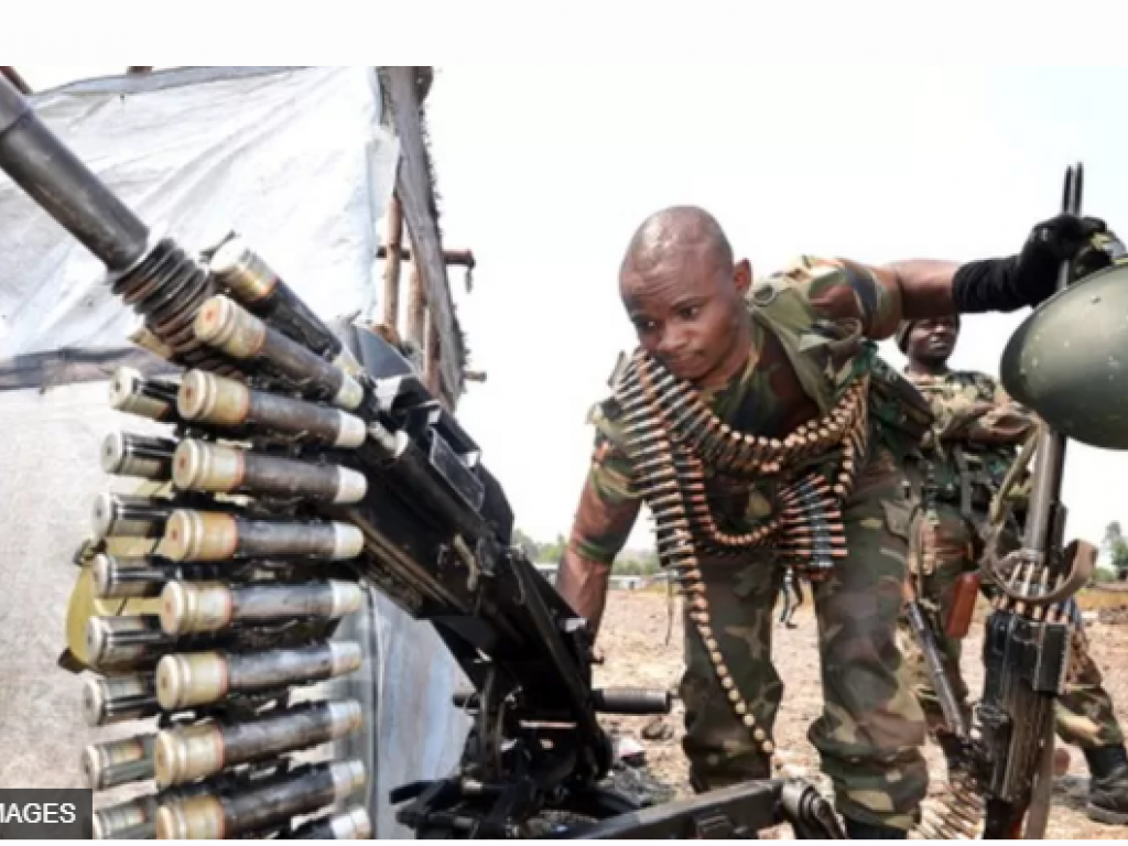 Un soldat congolais manipulant une arme de guerre. (Photo d'illustration)