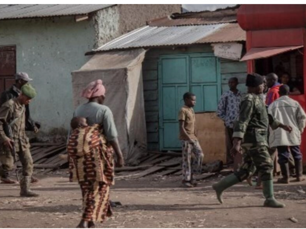 RDC: des soldats de l'armée congolaise dans les rues de Bunagana en avril 2022. AFP - GUERCHOM NDEBO