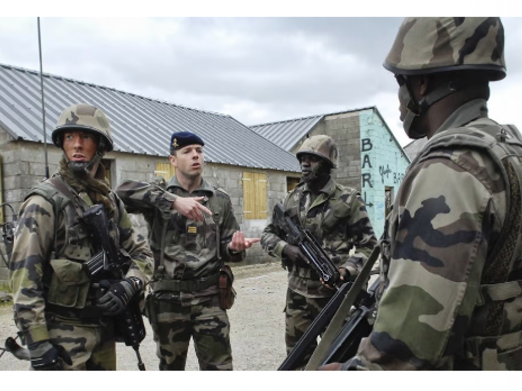 Des « Crocos », étudiants subsahariens de l’École spéciale militaire de Saint-Cyr (ESM) à Coëtquidan, le 12 avril 2009. © Vincent Fournier/Jeune Afrique  Chacun le sait, le 