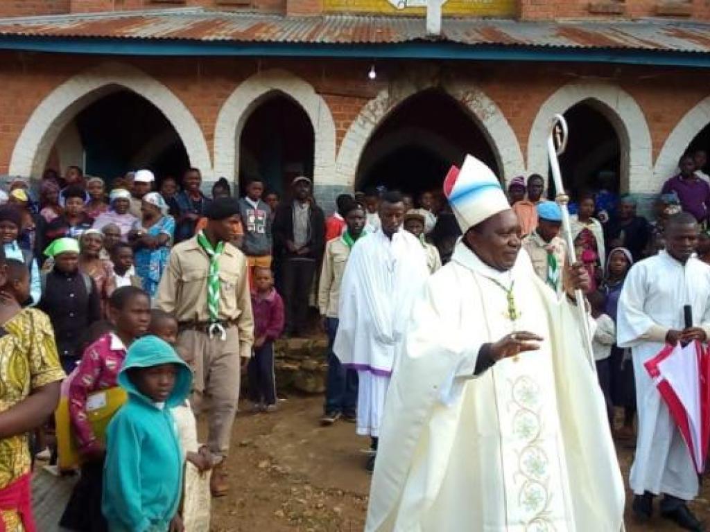 Sortie de messe a Beni