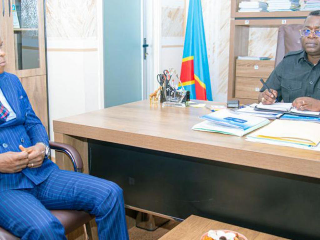 Cenco et ECC plaident pour 600 accreditations d'observateurs. 