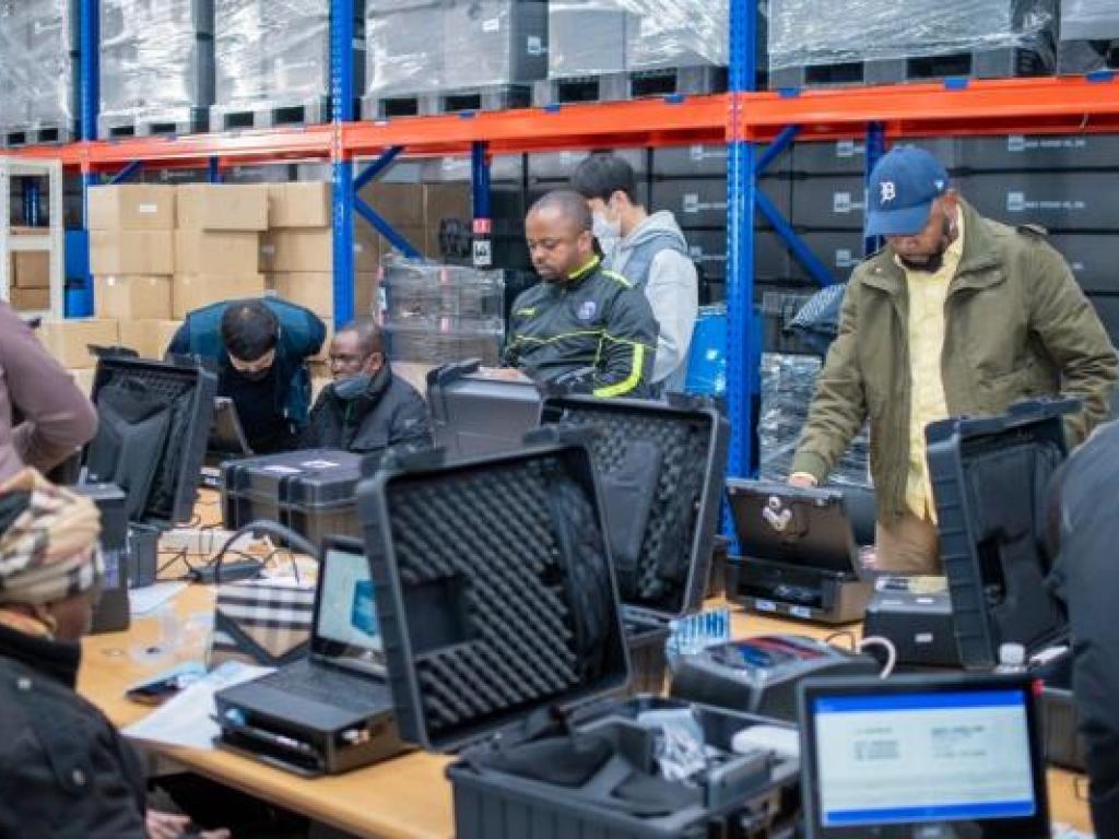 Lot des kits d’enrôlement des électeurs