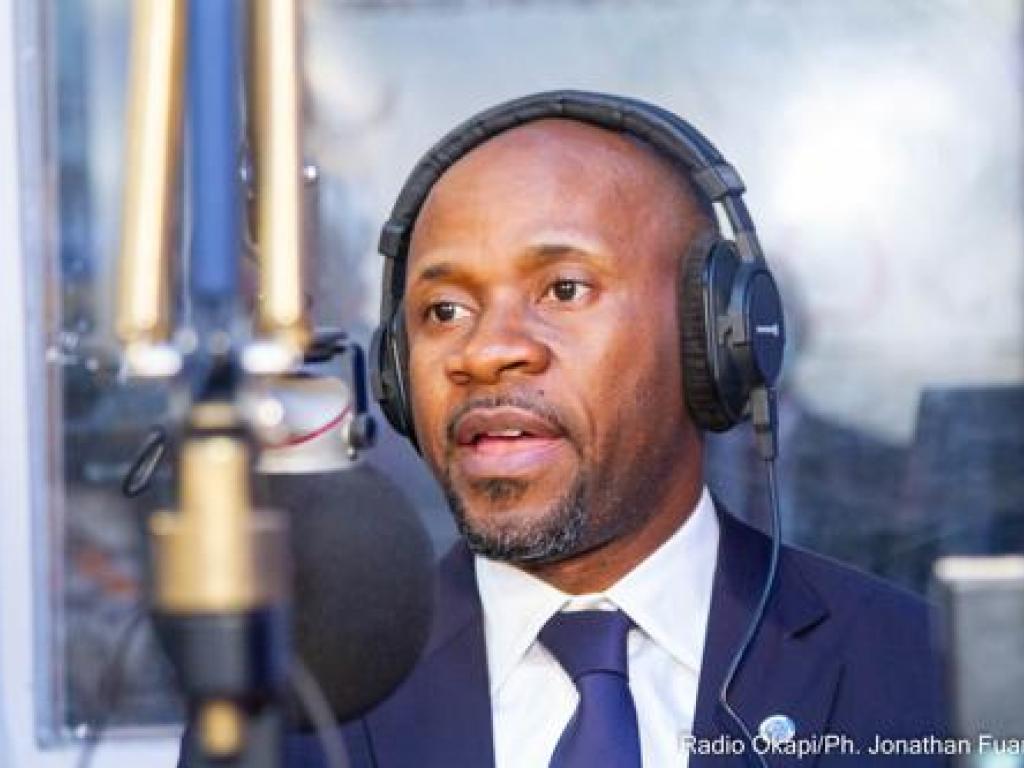 Patrick Muyaya, ministre de la communication et médias lors de son passage à l'émission Dialogue Entre Congolais à Radio Okapi. Kinshasa, le 28 décembre 2021. Radio Okapi/Ph. Jonathan Fuanani