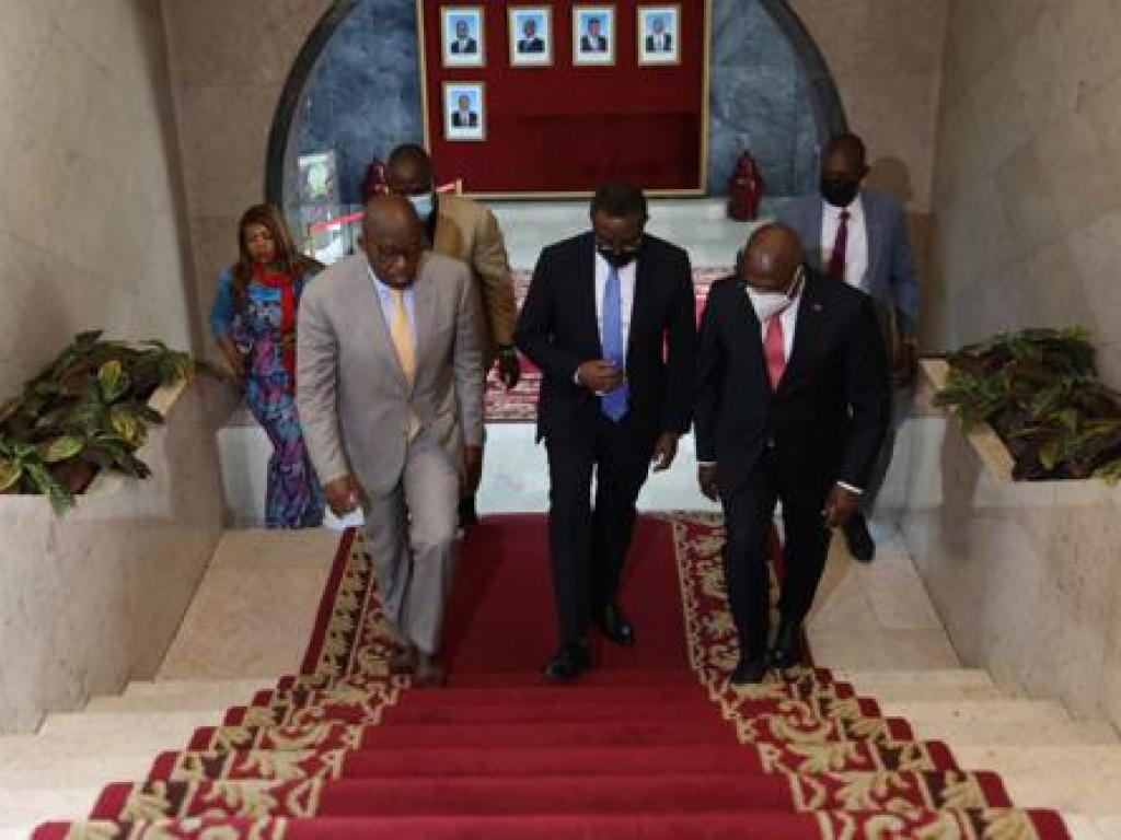 Christophe Lutundula, ministre congolais des Affaires étrangères de la RDC et Vincent Biruta, ministère des Affaires étrangères du Rwanda participent le 21/07/2022 à la réunion de la Commission mixte permanente entre la RDC et le Rwanda à Luanda. ministète des Affaires étrangères