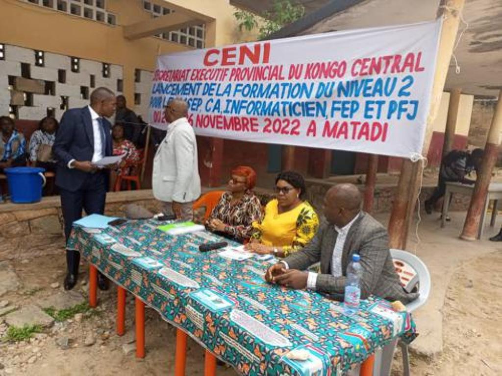 (Photo d'illustration) Une vue des responsable de la CENI au lancement à Matadi de la formation du niveau 2 sur la révision du fichier électoral par le secrétariat exécutif provincial de la CENI/Kongo-Central, le 21 novembre 2022. Radio Okapi/Ph. Nana Pluriche Mambu