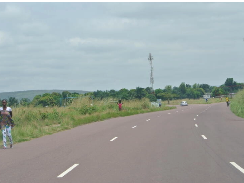 Le quartier de Menkao dans la commune de Makulu est située sur la RN1 reliant Kinshasa (Image d'illustration). © Flickr CC BY NC ND 2.0 Antoine Moens de Hase