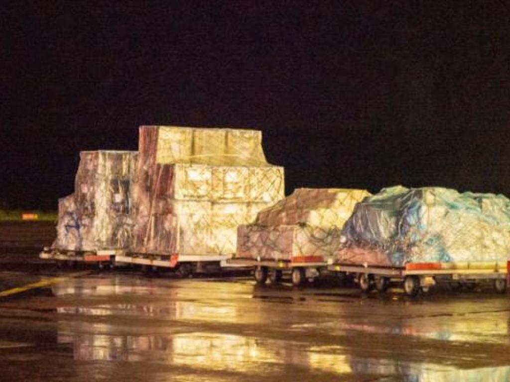 Arrivee de 6300 kits d' identification et d' enrolement des electeurs provenant de Seoul. 