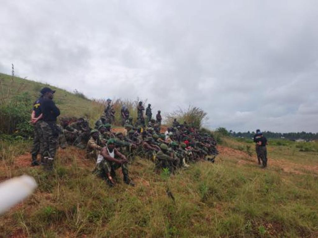Les soldats de la Monusco entrain de donner une formation d’un mois aux forces spéciales des FARDC à Rwampara . Ituri, le 04 novembre 2022.  Radio Okapi/Ph. Jean-Claude Loky