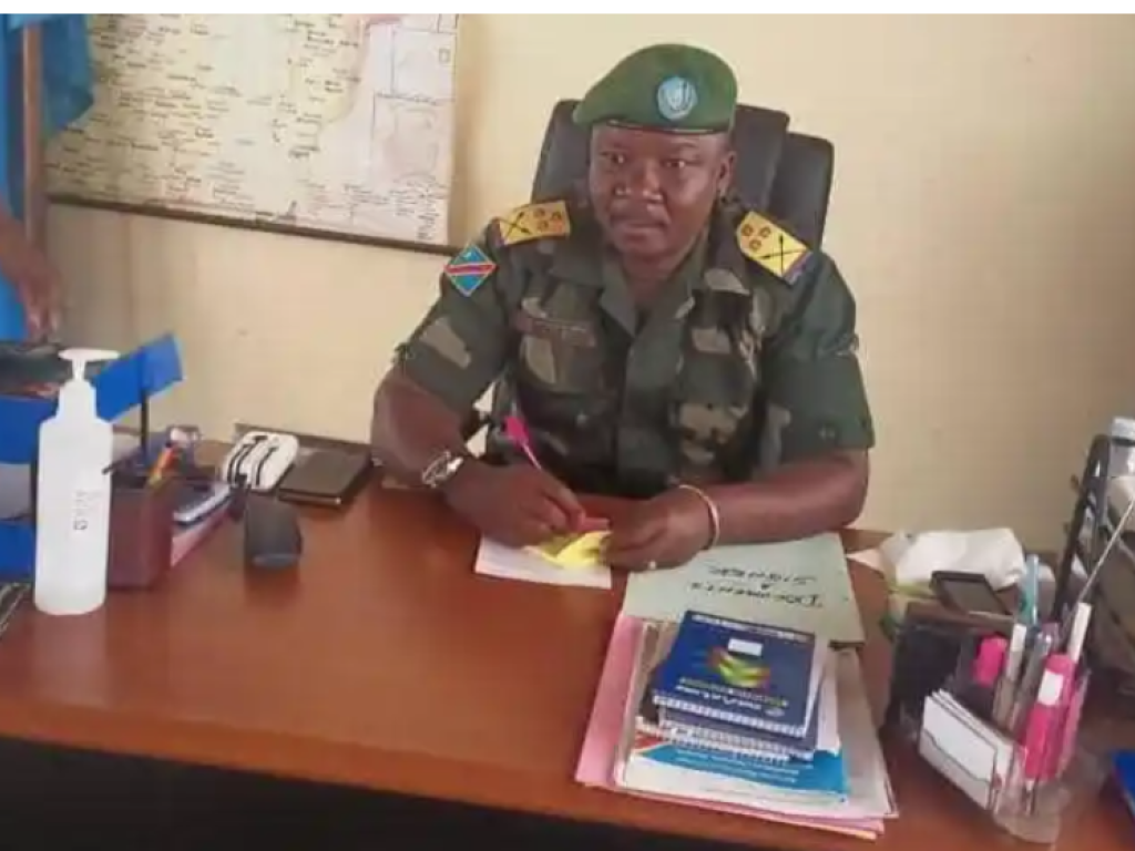 " J’ai été alerté par les services de sécurité de la communication de repérage et par la communication transfrontalière, qu’un kamikaze cherche à m’atteindre pour en finir avec moi " ( Col. Charles Ehuta Omeonga, administrateur militaire du territoire de Beni.)