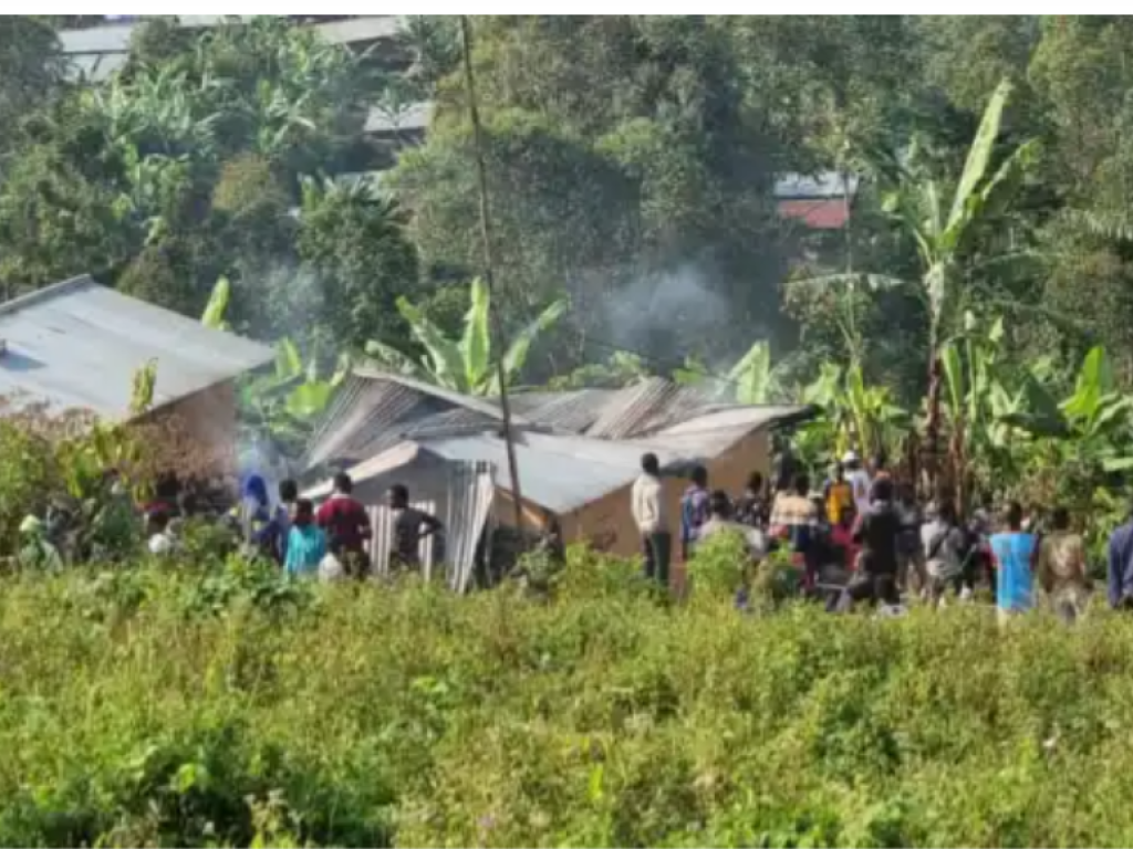 19 civils ont été tués dans un bistrot et 6 autres dans une même maison