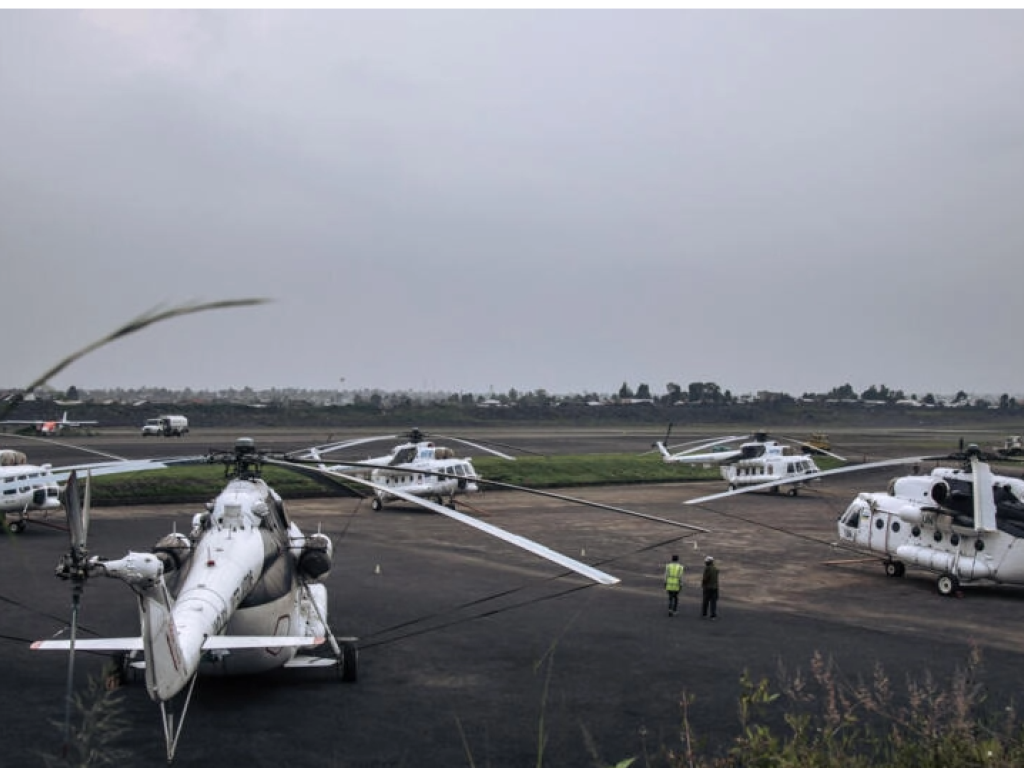 Un Casque bleu sud-africain a été tué et un autre grièvement blessé dimanche 5 février lors de tirs contre leur hélicoptère dans l'est de la République démocratique du Congo, selon un porte-parole de l'ONU. © AFP - ALEXIS HUGUET/AFP