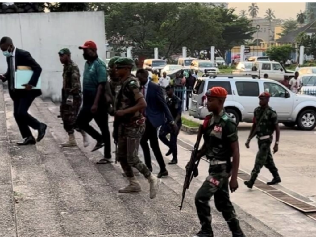 Fortunat Biselele, ancien conseiller du président Tshisekedi, à son arrivée au palais de Justice de la Gombe, vendredi 20 janvier 2023. © Pascal Mulegwa / RFI
