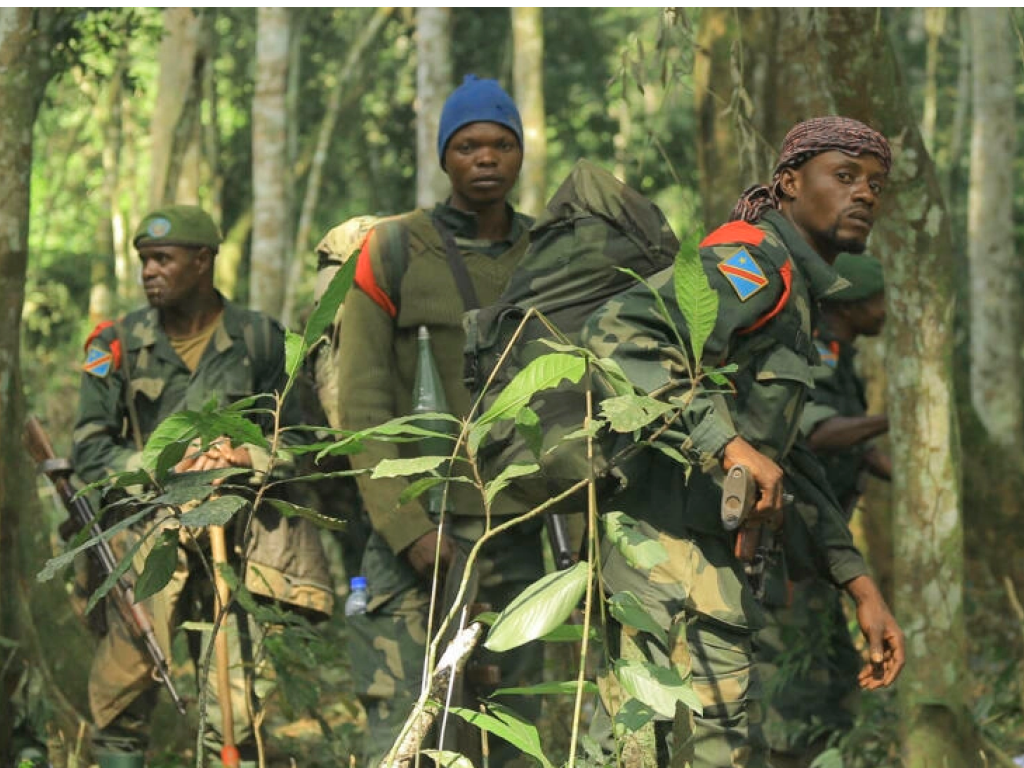 Des soldats des FARDC, le 14 décembre 2021, dans le Nord-Kivu. AFP - SEBASTIEN KITSA MUSAYI