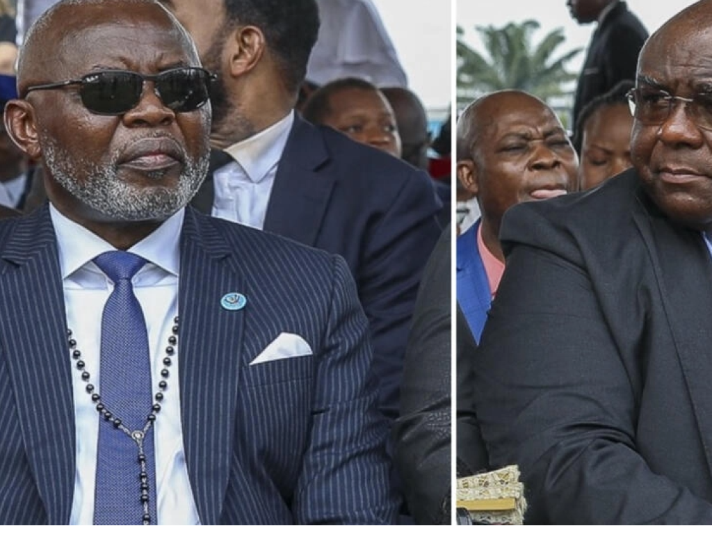 Vital Kamerhe et Jean-Pierre Bemba lors de la visite du pape François avec les autorités congolaises, la société civile et le corps diplomatique dans le jardin du Palais de la Nation à Kinshasa, en RDC, le 31 janvier 2023. © Arsene MPIANA / AFP