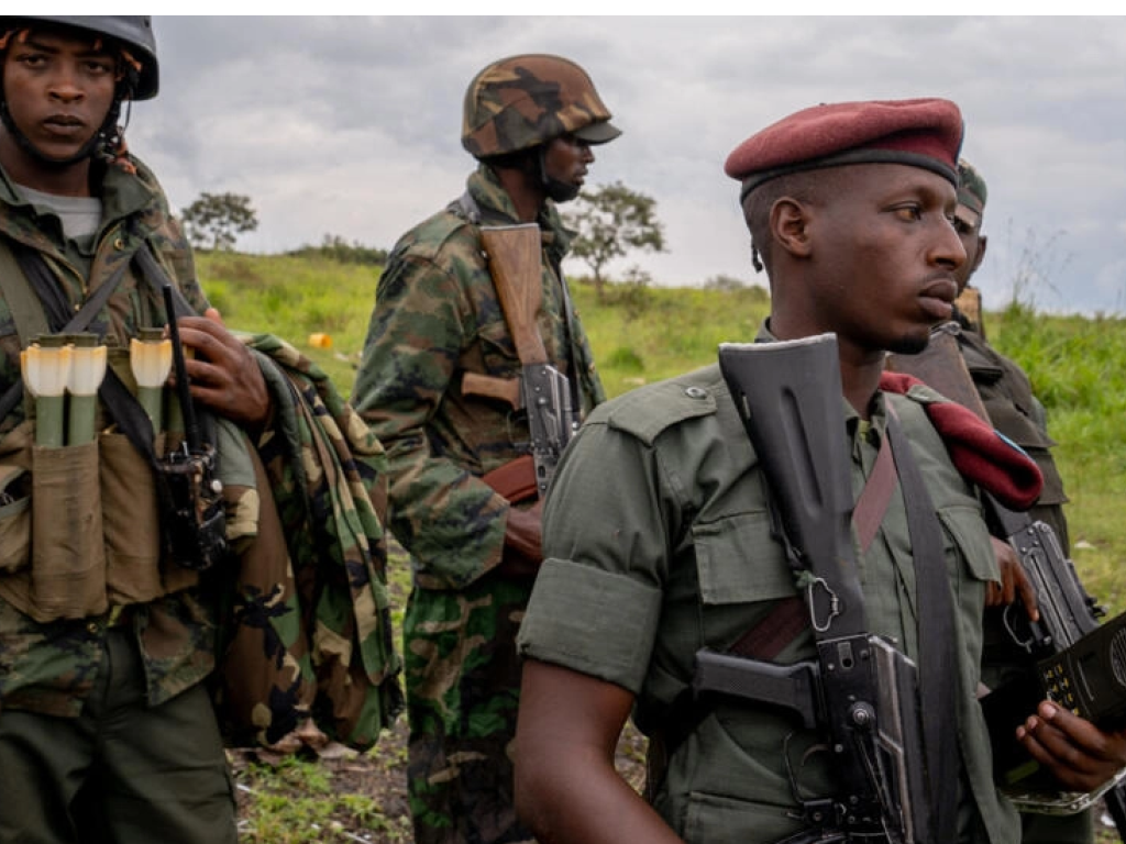 Des rebelles du M23 à Kibumba, dans l'est de la République démocratique du Congo, le 23 décembre 2022. AFP - GLODY MURHABAZI