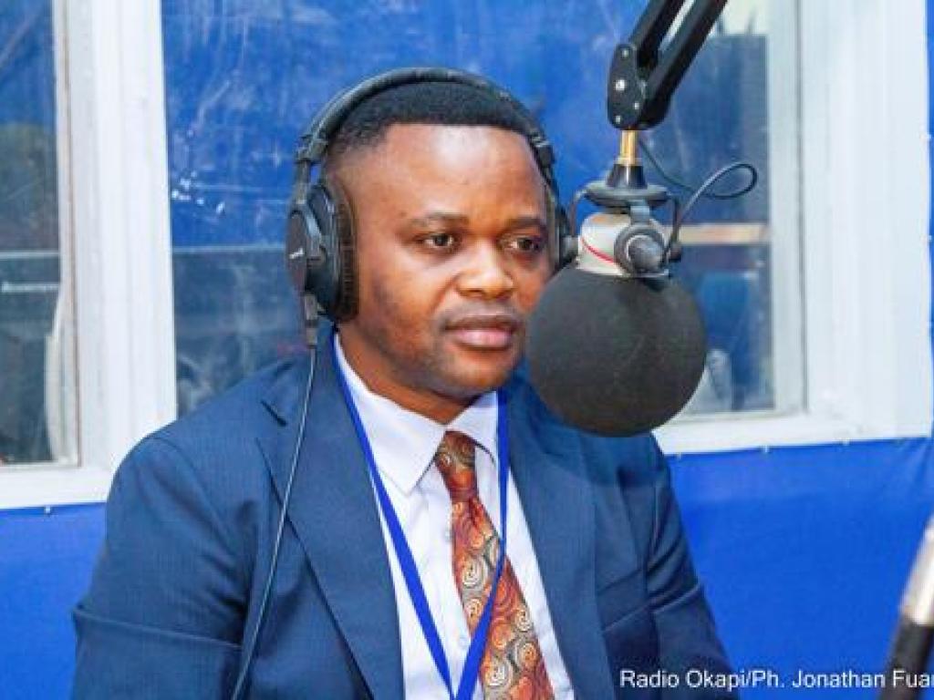 Le député national Nsingi Pululu lors de son passage à Paroles aux auditeurs. Kinshasa, le 15 août 2022. Radio Okapi.Ph/ Jonathan Fuanani