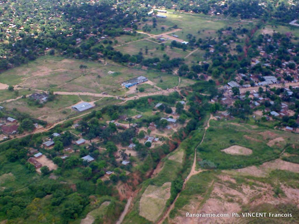 (Photo d'illustration) Une vue aérienne de la ville de Mbuji-Mayi, chef-lieu de la province du Kasaï-Oriental (RDC). Panoramio.com/Ph. VINCENT Francois
