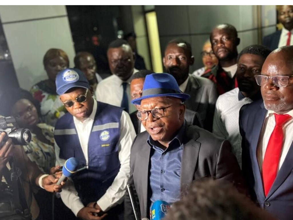 Les représentants de l'opposition, Moïse Katumbi, Matata Mponyo, Martin Fayulu et Delly Dessanga, jeudi 18 mai à Kinshasa. © RFI/Pascal Mulegwa