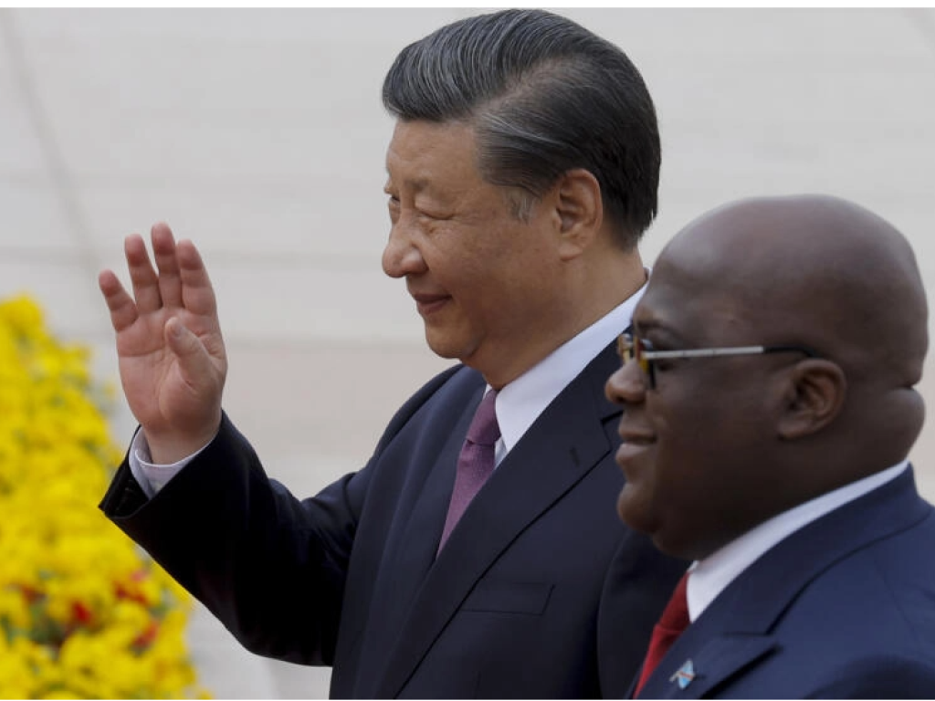 Le président de la République du Congo, Felix Tshisekedi, à droite, et le président chinois Xi Jinping assistent à une cérémonie d'accueil au Grand Palais du Peuple à Pékin, en Chine, le vendredi 26 mai 2023. (Thomas Peter/Pool Photo via AP) AP - Thomas Peter