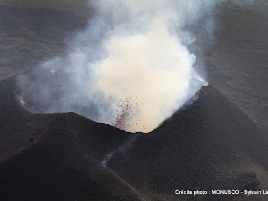 Publié le ven, 19/05/2023 - 19:45 | Modifié le ven, 19/05/2023 - 21:37 share tweet Facebook Twitter LinkedIn WordPress Messenger WhatsApp Skype Viber SMS Pinterest Email Share Volcan Nyamulagira à Goma, 19 of January 2012. © MONUSCO/Sylvain Liechti Volcan Nyamulagira à Goma, 19 of January 2012. © MONUSCO/Sylvain Liechti