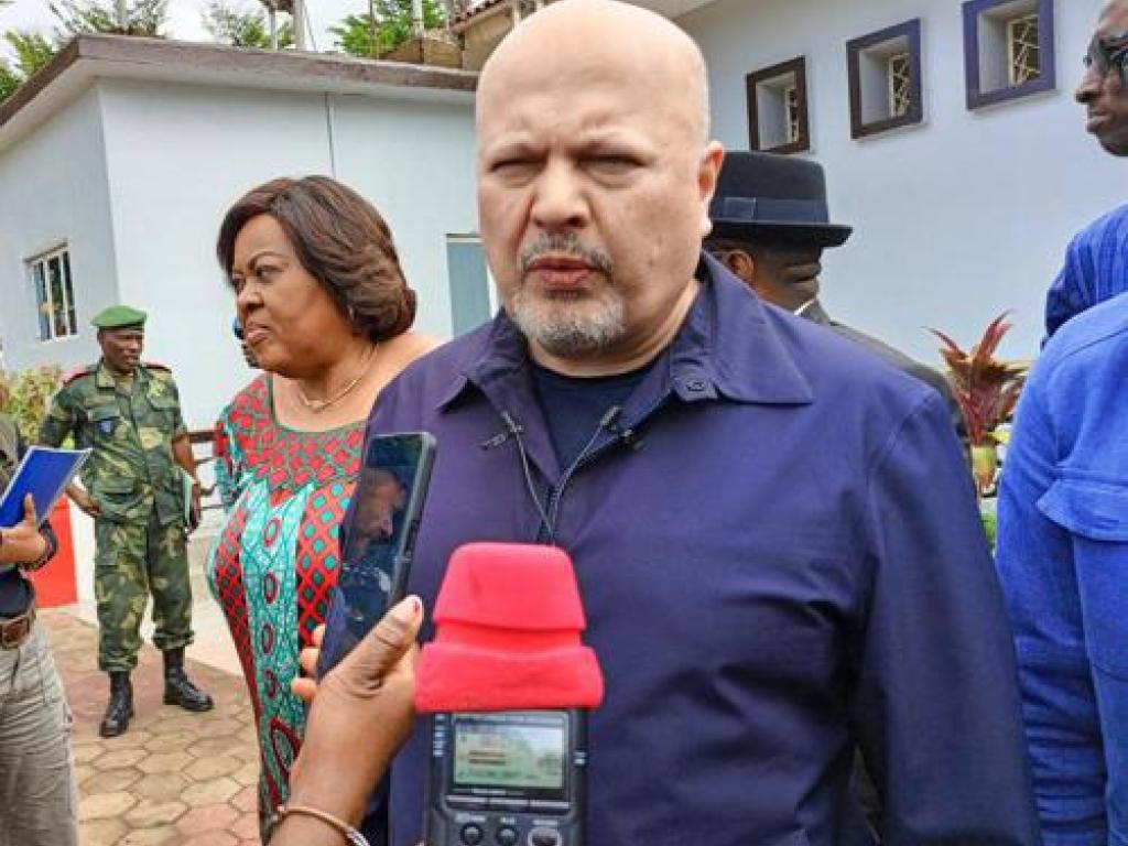 Le procureur de la Cour pénale internationale (CPI), Karim Khan le 30/05/2023 à Bunia après une réunion avec le gouverneur de province. Ph Martial Kiza Radio Okapi