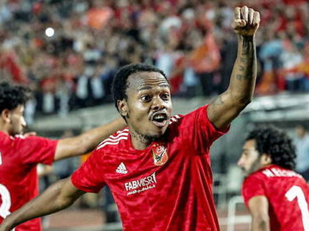 Le Sud-africain Percy Tau vient d'ouvrir le score pour la plus grande joie des Égyptiens.  © KHALED DESOUKI / AFP