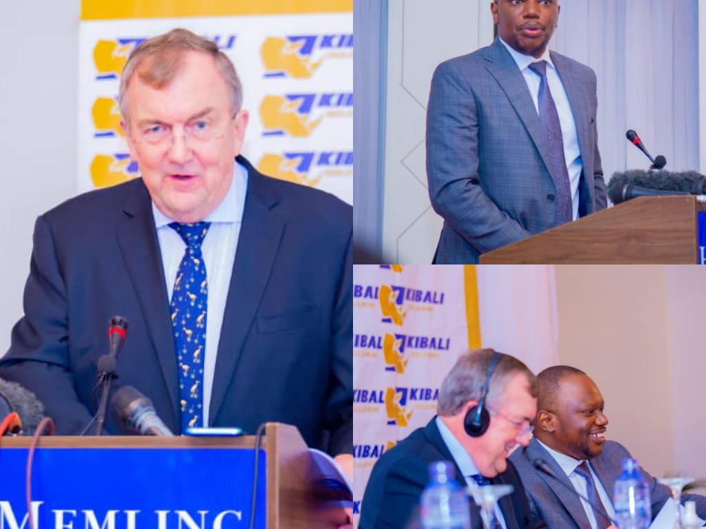 Dr. Mark Bristow et Cyril Mutombo, Directeur Pays RDC de Barrick, hier 5 Juillet 2023 lors de la Conférence de Presse de Kibali tenue au salon Virunga de l’ Hotel Memling à Kinshasa.