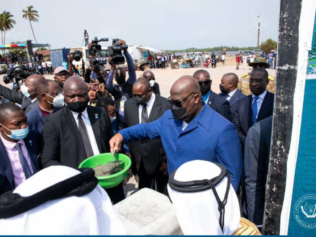 (Illustration) Le Président Félix Tshisekedi pose la première pierre pour la construction du port en eaux profondes de Banana au Kongo-Central, lundi 31 janvier 2022. Photo/Présidence RDC