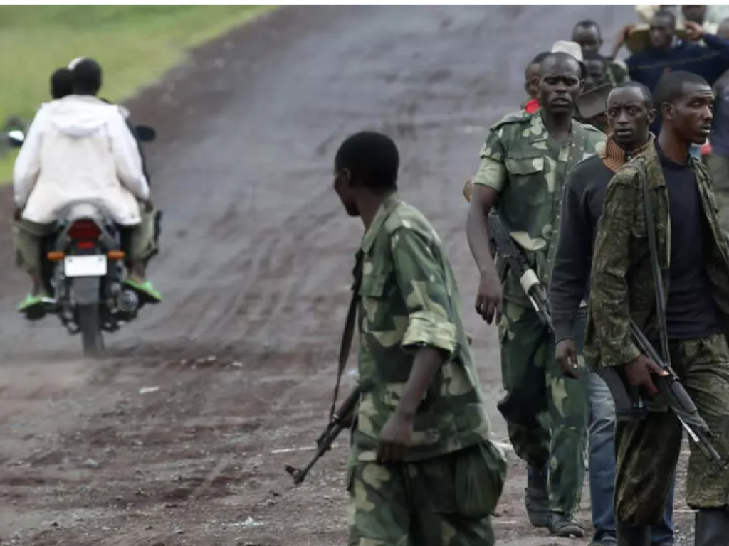 Colonne de rebelles du mouvement M23 vers Goma. Pour la première étape de l'accord de paix, RDC et le Rwanda doivent mettre en place un «mécanisme conjoint de coordination». © Jerome Delay / AP