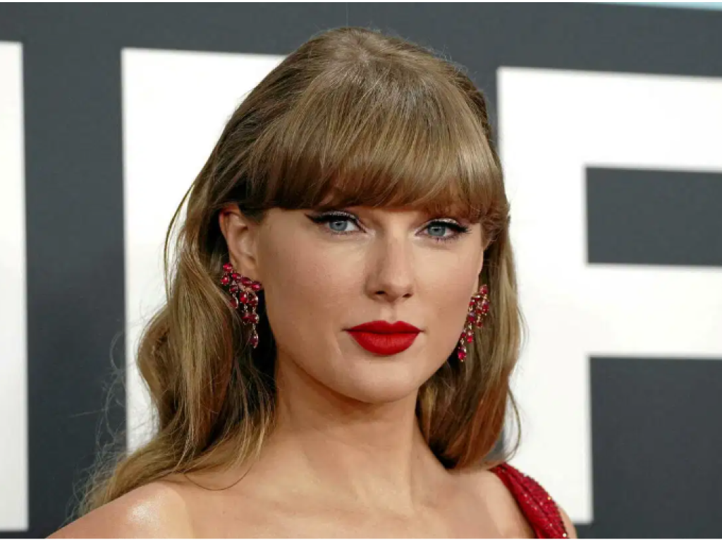 Surprise de l’été : Taylor Swift annonce un nouvel album, code orange et précommandes déjà ouvertes. © Jordan Strauss/AP/SIPA / SIPA / Jordan Strauss/AP/SIPA